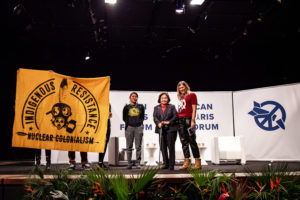 Setsuko Thurlow & Leona Morgan tijdens het ICAN Paris Forum